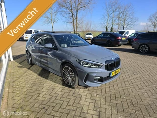 BMW 1 Serie BMW 1-serie 120i M-Sport Pano/Leder/StoelverW/Lane-Assist/NAP - afbeelding nr 3