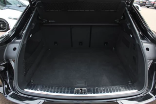 Porsche Cayenne Porsche Cayenne Coupé 3.0 / Trekhaak / Panoramadak / Camera / Luchtvering / 22'' / Bose / Stoelventilatie / Sportchrono / Stoelverwarming / DAB / ACC - afbeelding nr 16