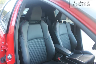 Toyota Yaris Toyota Yaris 1.5 Hybrid Launch Edition / Executive I JBL I 1e Eig. I NL-auto - afbeelding nr 10