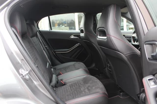Mercedes-Benz GLA Mercedes-Benz GLA 180 Business Solution AMG / Camera / Apple CarPlay / Half leder / 19'' / Navigatie / Stoelverwarming / Cruise Control - afbeelding nr 12
