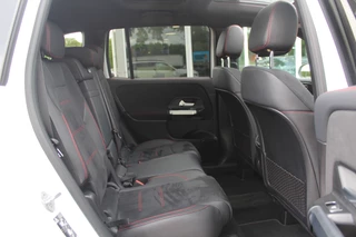 Mercedes-Benz GLB Mercedes-Benz GLB 200 Premium Plus 7p. / Panoramadak / Camera / 20'' / Sfeerverlichting / Navigatie / Dodehoek / DAB / Stoelverwarming / Cruise Control - afbeelding nr 12