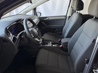 Volkswagen Touran Volkswagen Touran 1.5 TSI 150PK 7P CARPLAY NAVI CAMERA LED ELEK.KLEP VIR.COCKPIT DODE.HOEK DET. STOELVERW KEYLESS 7P 7PERS 10/2024 