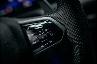 Volkswagen Golf uiterst nette en volle Golf R met Akra en nog vele andere opties - afbeelding nr 30