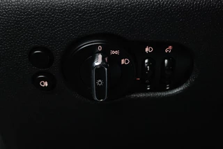MINI Cooper Mini Mini 1.5 Cooper (CRUISE CONTROL, NAVIGATIE, BLUETOOTH, CLIMATE CONTROL, NL-AUTO) - afbeelding nr 7