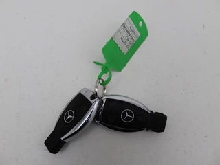 Mercedes-Benz CLA Mercedes-Benz CLA-klasse 180 Urban | Stoelverwarming | Sportstoelen |  Navigatie | Park Assist | Full LED | Half leder | Cruise control | Airco | Bluetooth - afbeelding nr 13