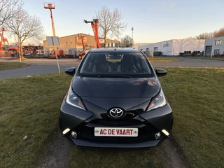 Toyota Aygo Toyota Aygo 1.0 VVT-i x-play - NAVI/AIRCO/CAMERA/LED/NAP - afbeelding nr 3