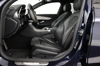 Mercedes-Benz C-Klasse Mercedes-Benz C-klasse 300e AMG | Panoramadak | Stoelverwarming |  360 camera | Trekhaak | Carplay | Dodehoek detectie | Matrix LED | Navigatie | Half leder - afbeelding nr 4