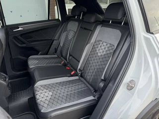 Volkswagen Tiguan Volkswagen Tiguan 1.5 TSI 150pk R-Line 3 x R-Line Pano DSG Camera Keyless Matrix LED 19inch - afbeelding nr 36