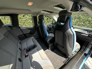 BMW i3 BMW i3 120Ah 42 kWh, PANO, NAVI, CRUISE, LED, ECC-AIRCO, CAMERA, STOELVERWARMING, LICHTMETAAL 18