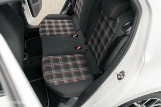 Volkswagen up! Volkswagen UP! 1.0 TSI GTI PANO BEATS CAMERA SFEER CLIMA VOL - afbeelding nr 24