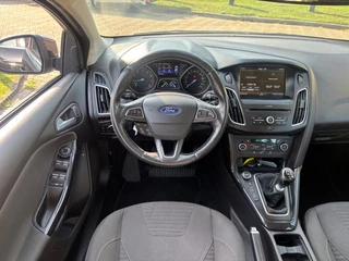 Ford Focus Ford Focus Wagon 1.0 Titanium Zwart 2016 NL Auto - afbeelding nr 9