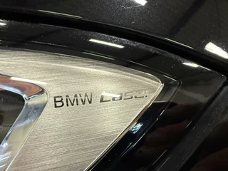 BMW 3 Serie BMW 3 Serie Touring 330e xDrive M-Sport PANO/LASER/360CAMERA/ADAPTIVE M-ONDERSTEL/ACC/LEER-ALCANTARA/19