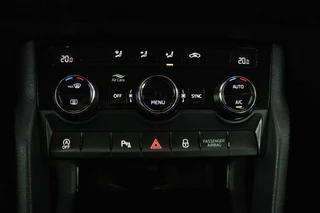 Škoda Karoq Skoda Karoq 1.5 TSI ACT Ambition Business (ACHTERUITRIJCAMERA, PARKEERSENSOREN, CRUISE CONTROL, NAVIGATIE, AUTOMAAT) - afbeelding nr 19