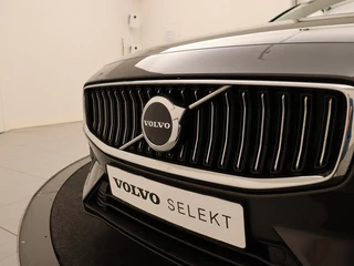 Volvo V60 Volvo V60 T6 PLUG-IN HYBRID ESSENTIAL EDITION 19INCH GETINT GLAS STOELVERW - afbeelding nr 7