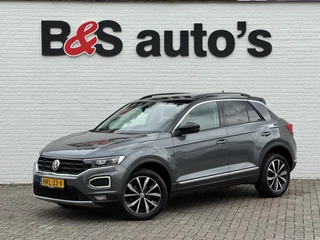 Volkswagen T-Roc Volkswagen T-ROC 1.5 TSI Sport Led Adaptive cruise Climate control Navigatie Pdc voor+achter DAB - afbeelding nr 1