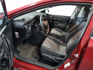 Toyota Auris Toyota Auris 1.8 Hybrid Volcano / Pano / Afn. Trekhaak - afbeelding nr 14