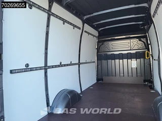Iveco Daily Iveco Daily 35S21 Automaat 2025 model L2H2 Trekhaak Tacho ACC LED CarPlay Velgen Camera 12m3 Airco Trekhaak - afbeelding nr 10