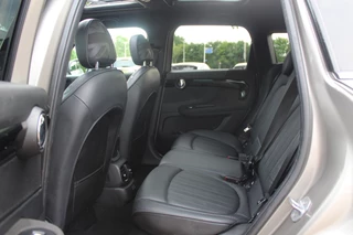 MINI Countryman MINI Countryman Mini 2.0 Cooper S E ALL4 Chili / Panoramadak / Camera / Head-up / 19'' / Leder / Navigatie / Stoelverwarming / DAB / Cruise Control / SoH 94% - afbeelding nr 12