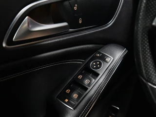 Mercedes-Benz CLA Mercedes-Benz CLA 180 Sport [GROOT NAVIGATIE, ZWARTE HEMEL, STOELVERWARMING, PDC V+A, HALF LEDER, CRUISE CONTROL, AIRCO, NIEUWSTAAT] - afbeelding nr 10