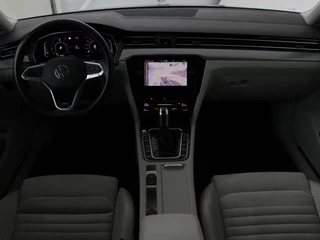 Volkswagen Passat Volkswagen Passat 1.4 TSI GTE | Panoramadak | Stoelverwarming |  Leder/Alcantara | Camera | Carplay | Adaptive cruise | Matrix LED | Massage | Navigatie - afbeelding nr 10