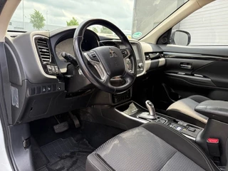 Mitsubishi Outlander Mitsubishi Outlander 2.4 PHEV - Apple CarPlay - Keyless - nap! - airco - trekhaak - - afbeelding nr 8