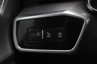 Audi A6 Audi A6 Avant 55 TFSI e quattro Competition / Trekhaak / Panoramadak / 360Camera / Head-up / Softclose / Stuurverwarming / Apple CarPlay / DAB / ACC / Stoelverwarming V+A - afbeelding nr 32