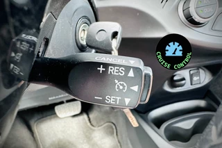 Toyota Yaris Toyota Yaris 1.5 Hyb. Active / CLIMA / CAMERA / CRUISE - afbeelding nr 16