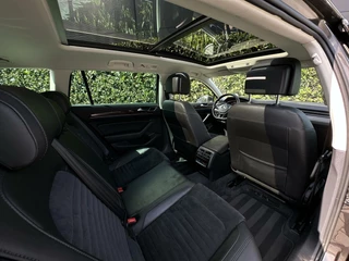 Volkswagen Passat Volkswagen Passat Variant 1.8 TSI HIGHLINE FACELIFT, PANO, NAVI, CRUISE, LEDER/ALCANTARA, ECC-AIRCO, DIGITAL, KEYLESS, ERGO-COMFORT, LICHTMETAAL 17