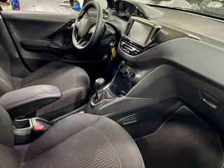 Peugeot 208 Peugeot 208 1.2 Navigatie DAB Airco Cruise PDC - afbeelding nr 2