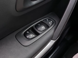 Renault Kadjar 1.2 TCe 131pk Intens Pack-Tech | Navi | Clima | Cruise | Keyless Entry | Pdc V+A+Assist+Camera | Dodehoek+Rijstrook+Licht+Regensensor | Mistlampen | Privacy Glass | 17''lm - afbeelding nr 21