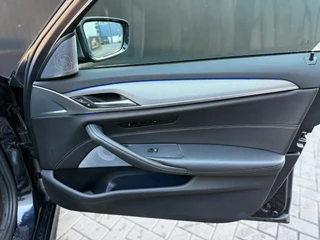 BMW 5 Serie BMW 5-serie M550i xDrive M-Pakket|Pano|Softclose|B&W|Alcantara|360|Leder - afbeelding nr 26