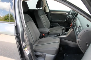 Volkswagen T-Roc Volkswagen T-Roc 1.0 TSI Style - 110 pk **Led / Active info / Navi / PDC - afbeelding nr 13