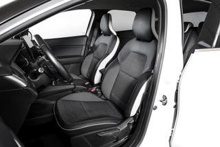 Renault Captur Renault Captur 1.3 TCe 155 PK Edition One - Automaat | Dig. Cockpit | Cruise | PDC | 360 Camera | NAV + App. Connect | ECC | DAB | LM 18