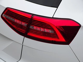 Volkswagen Passat Volkswagen Passat Variant 1.4 TSI ACT 149PK DSG / HighLine / R-line / LED *NAP* - afbeelding nr 56