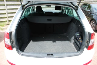 Škoda Octavia Skoda Octavia Combi 1.4 TSI Businessline AUTOMAAT TREKHAAK CAMERA - afbeelding nr 18