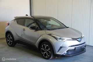 Toyota C-HR Toyota C-HR 1.8 Hybrid Style Ultimate, 28.885 KM!! - afbeelding nr 2