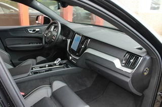 Volvo XC60 Volvo XC60 T6 Recharge AWD Ultimate Dark | Long Range | Panoramadak | Parkeercamera | Stoelverwarming | Pilot Assist | Glossy Black | Keyless - afbeelding nr 22