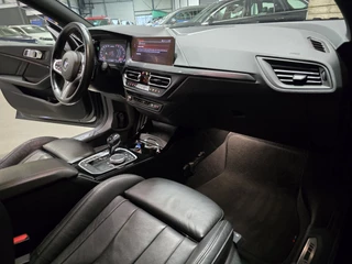 BMW 2 Serie BMW 2-serie Gran Coupé M235i xDrive High Executive Edition Pano Leder HUD 19