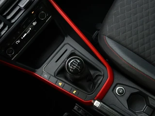 Volkswagen Polo Volkswagen Polo 1.0 TSI Highline Business R | Panoramadak | Parkeersensoren | - afbeelding nr 43