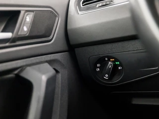 Volkswagen Tiguan Volkswagen Tiguan 1.5 TSI ACT Sportline Business 150Pk Automaat (PANORAMADAK, APPLE CARPLAY, GROOT NAVI, LED KOPLAMPEN, KEYLESS, LEDEREN SPORTSTOELEN, STOELVERWARMING, ADAPTIVE CRUISE, ELEK ACHTERKLEP, GETINT GLAS, NIEUWSTAAT) - afbeelding nr 35