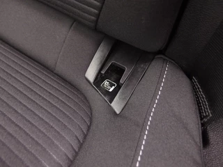 Ford Focus AUTOMAAT / TREKHAAK / FULL LED / KEYLESS / CARPLAY / NAVI / CLIMA / PDC / NL-AUTO - afbeelding nr 39