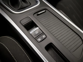 Renault Mégane Estate 141Pk Automaat (APPLE CARPLAY, VIRTUAL COCKPIT, NAVIGATIE, CLIMATE, SPORTSTOELEN, GETINT GLAS, TREKHAAK, PARKEERSENSOREN, NIEUWSTAAT) - afbeelding nr 24