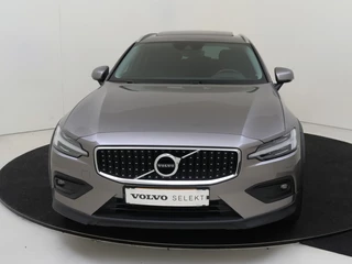 Volvo V60 Volvo V60 Cross Country 2.0 B5 AWD Pro | Stoelmassage | Nappa Leder | H&K Audio | - afbeelding nr 3