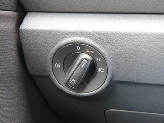 Volkswagen T-Roc Volkswagen T-Roc 1.5 TSI 150pk DSG-aut. LIFE BNS / Navi / Trekhaak afn.baar / Stoelverw. / FABRIEKS garantie - afbeelding nr 31
