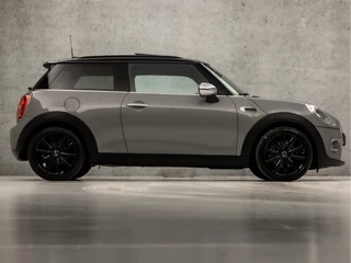 MINI Cooper Automaat (PANORAMADAK, GROOT NAVI, HEAD-UP DISPLAY, STOELVERWARMING, GETINT GLAS, SPORTSTOELEN, LEDER, CRUISE, NIEUWE APK, NIEUWSTAAT) - afbeelding nr 4