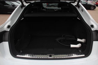 Audi e-tron Audi e-tron Sportback 50 quattro S edition 71 kWh / Panoramadak / Camera / Luchtvering / 20'' / Leder&Alcantara / DAB / ACC / Navigatie / Stoelverwarming - afbeelding nr 14