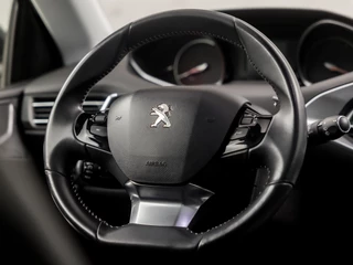 Peugeot 308 Automaat (PANORAMADAK, APPLE CARPLAY, GROOT NAVI, KEYLESS, 360 CAMERA, LEDER, SPORTSTOELEN, PARKEERSENSOREN, GETINT GLAS, TREKHAAK, NIEUWSTAAT) - afbeelding nr 18