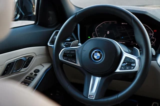 BMW 3 Serie BMW 3-serie Touring 330e M-Sport M-Pakket /LASER-LED/HARMAN-KARDON/MEMORY/PANODAK/CAMERA/KEYLESS/HUD! - afbeelding nr 13