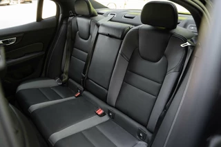 Volvo S60 Volvo S60 2.0 Recharge T6 AWD Heico Ultimate Dark 21'' ACC - afbeelding nr 24