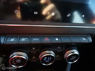 Renault Clio Renault Clio 1.0 TCe Evolution Camera, Navi, Apple CarPlay & Android Climate-control PDC-Sensoren ETC.ETC. - afbeelding nr 22